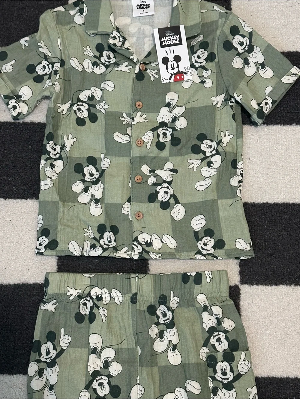 NWT Disney Mickey Mouse Green Checkered Kids Set